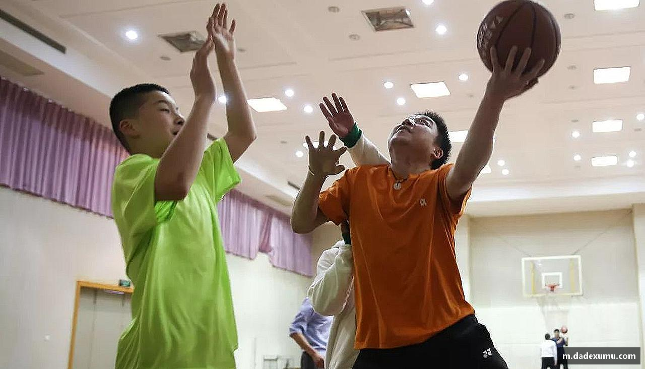 米乐YY易游m6官网入口赛场争锋，汗水铸就荣耀勋章！🥇✨